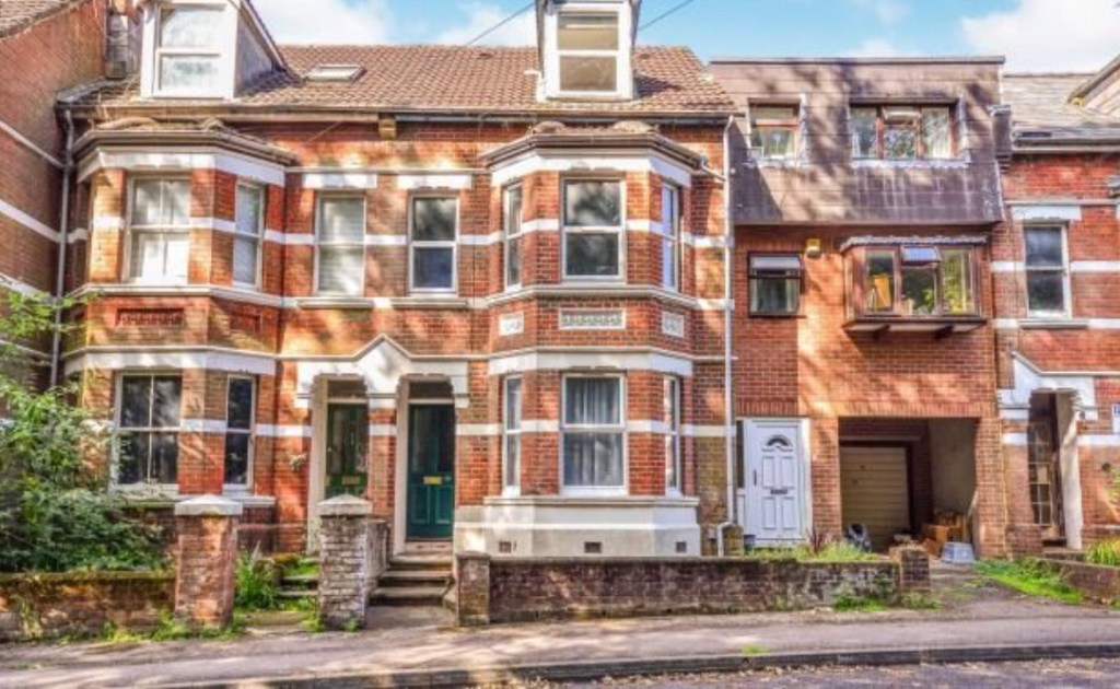 Sunny Southampton terrace&nbsp;!