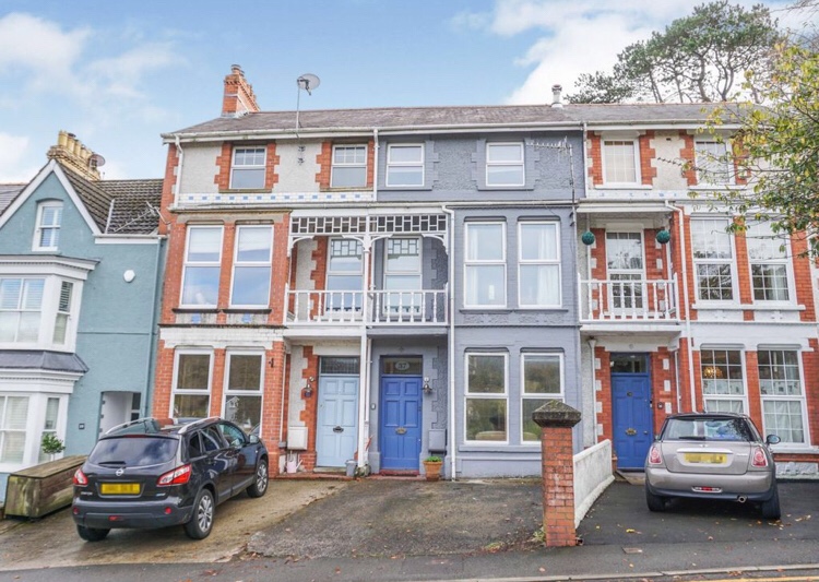 Tuesdays Townhouse Treat&nbsp;🌸