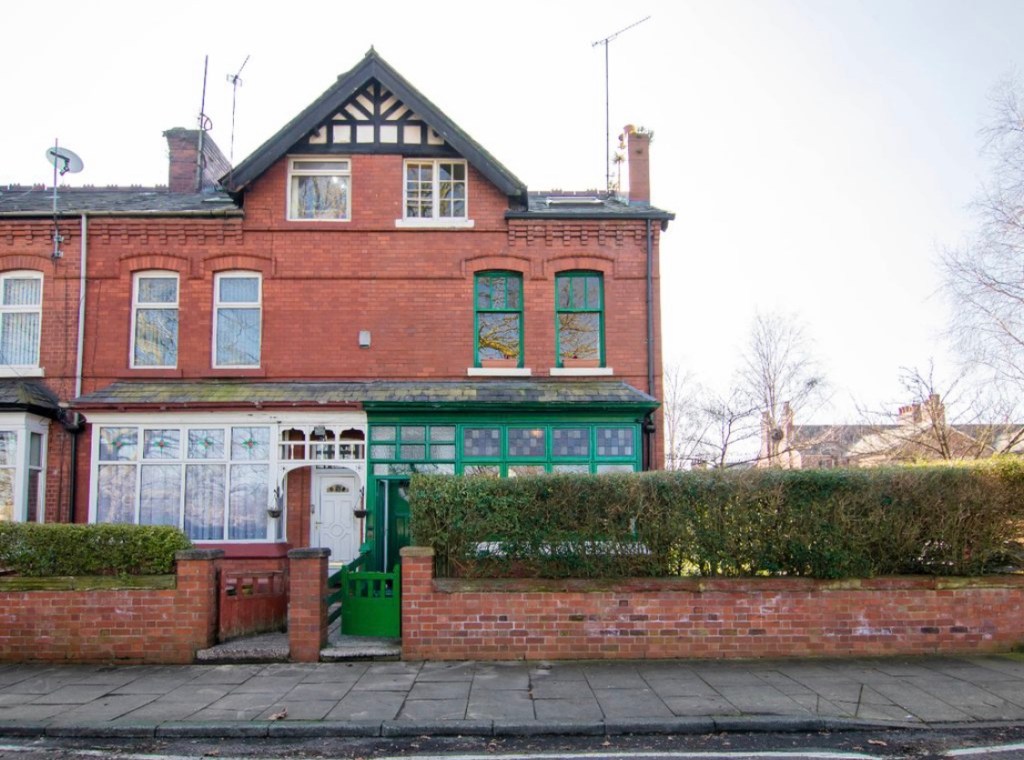 Mansion Terrace 🌞