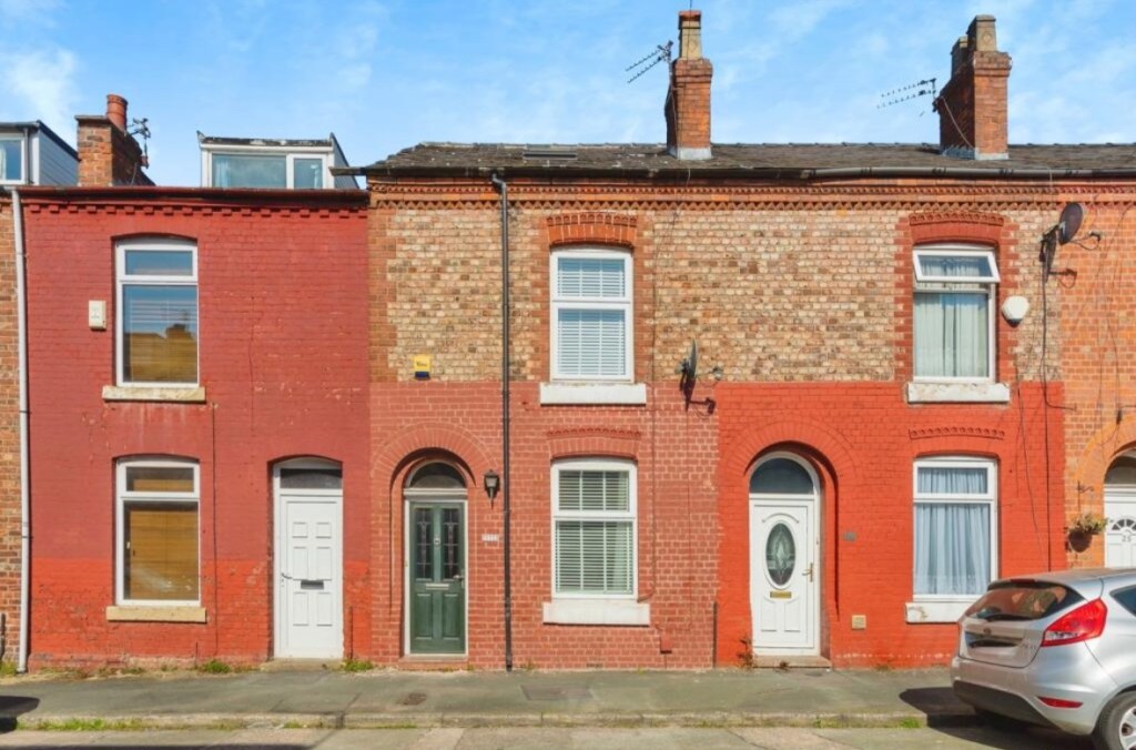 Proper red brick&nbsp;terrace